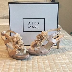 Alex Marie Ava style heels 👠